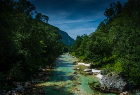 blaz-erzetic-unsplash-narava-reka-640px